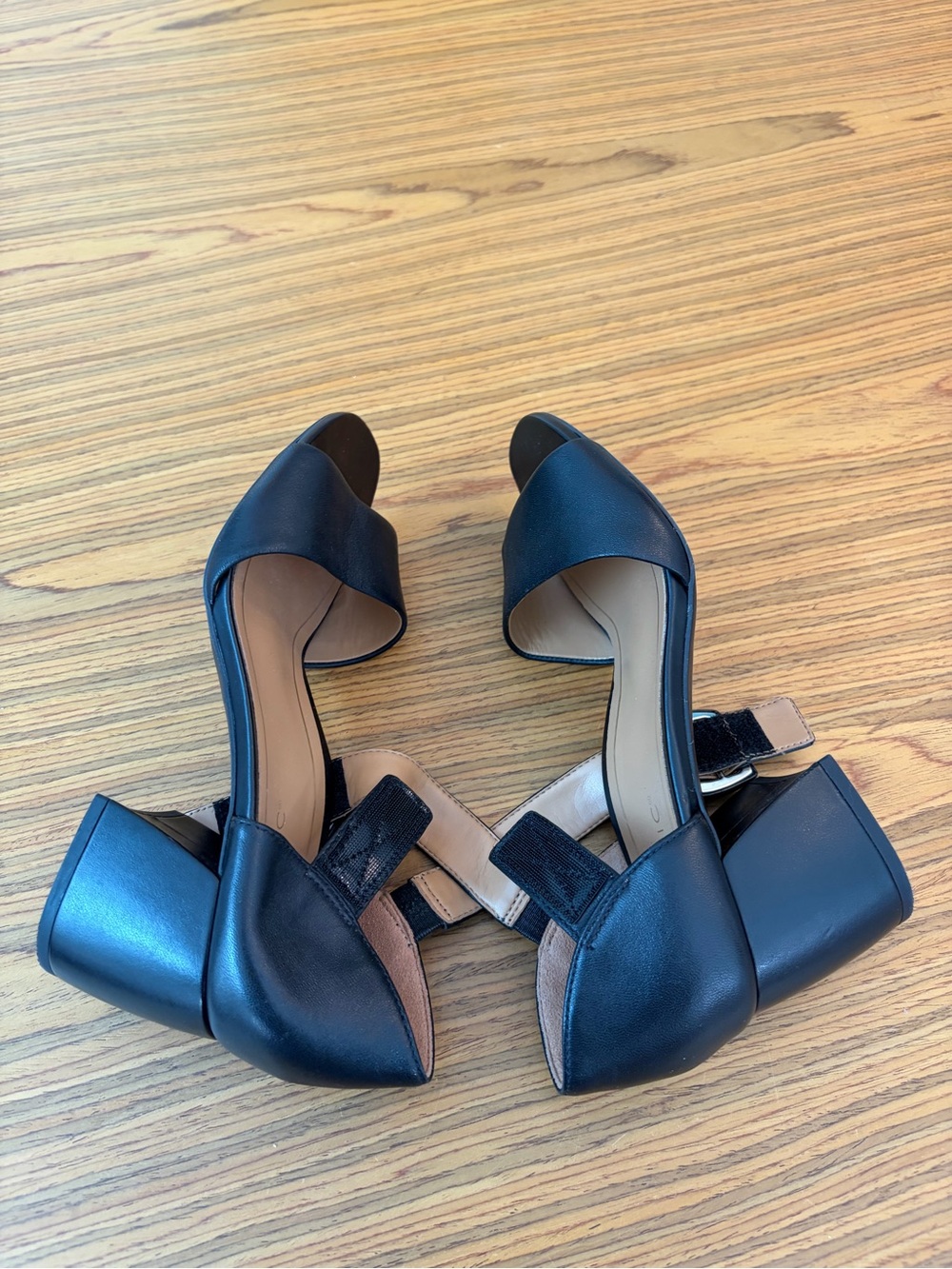 Vionic Chardonnay wedge heels. Sz 7 - Picture 4 of 9